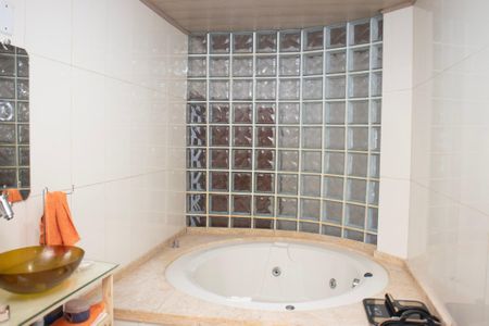 Casa à venda com 232m², 4 quartos e sem vagaBanheiro da Suíte 1