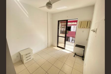 Apartamento à venda com 94m², 3 quartos e 2 vagas Apartamento à venda com 94m², 3 quartos e 2 vagasSuíte