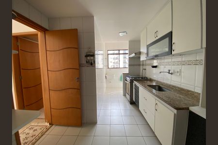 Apartamento à venda com 94m², 3 quartos e 2 vagas Apartamento à venda com 94m², 3 quartos e 2 vagasCozinha