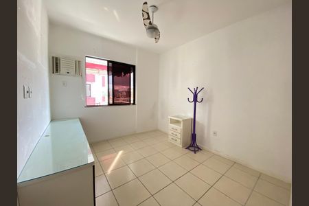 Apartamento à venda com 94m², 3 quartos e 2 vagas Apartamento à venda com 94m², 3 quartos e 2 vagasQuarto 2