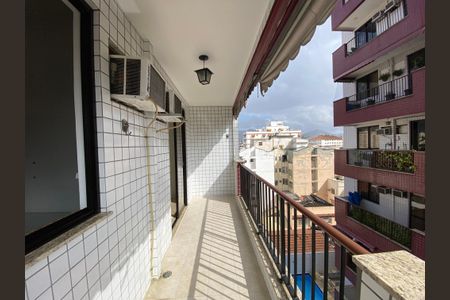 Apartamento à venda com 94m², 3 quartos e 2 vagas Apartamento à venda com 94m², 3 quartos e 2 vagasVaranda