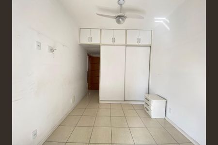 Apartamento à venda com 94m², 3 quartos e 2 vagas Apartamento à venda com 94m², 3 quartos e 2 vagasSuíte