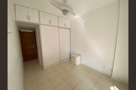 Apartamento à venda com 94m², 3 quartos e 2 vagas Apartamento à venda com 94m², 3 quartos e 2 vagasSuíte