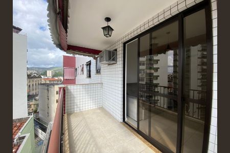 Apartamento à venda com 94m², 3 quartos e 2 vagas Apartamento à venda com 94m², 3 quartos e 2 vagasVaranda