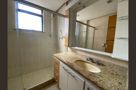 Apartamento à venda com 94m², 3 quartos e 2 vagas Apartamento à venda com 94m², 3 quartos e 2 vagasBanheiro Social