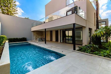 Casa à venda com 550m², 4 quartos e 4 vagas Casa à venda com 550m², 4 quartos e 4 vagasFoto 01