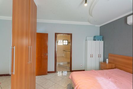 Casa à venda com 199m², 3 quartos e 4 vagas Casa à venda com 199m², 3 quartos e 4 vagasSuíte 2