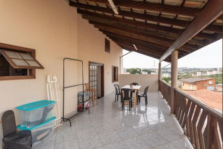 Casa à venda com 199m², 3 quartos e 4 vagas Casa à venda com 199m², 3 quartos e 4 vagasVaranda