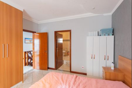 Casa à venda com 199m², 3 quartos e 4 vagas Casa à venda com 199m², 3 quartos e 4 vagasSuíte 2