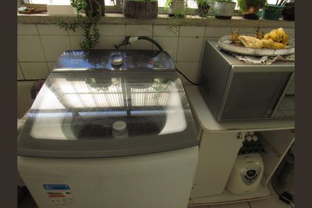 Apartamento à venda com 83m², 3 quartos e 1 vagaÁrea de Serviço