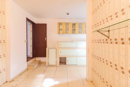 Casa à venda com 250m², 4 quartos e 1 vagaCozinha