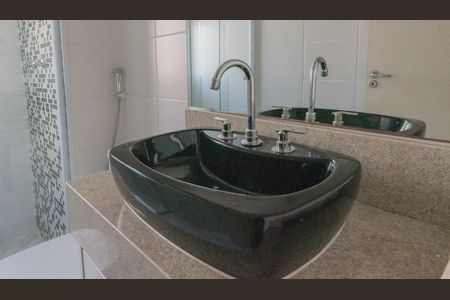 Apartamento à venda com 80m², 3 quartos e 2 vagas Apartamento à venda com 80m², 3 quartos e 2 vagasBanheiro