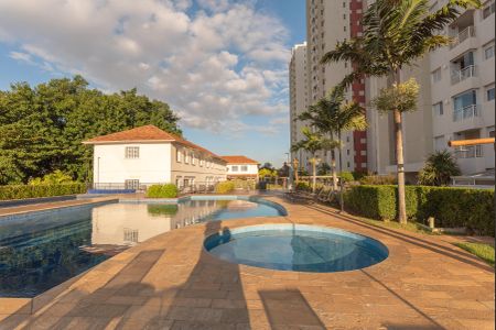 Apartamento à venda com 80m², 3 quartos e 2 vagas Apartamento à venda com 80m², 3 quartos e 2 vagasÁrea comum - Piscina