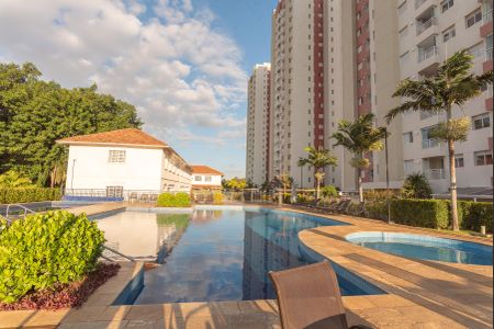 Apartamento à venda com 80m², 3 quartos e 2 vagas Apartamento à venda com 80m², 3 quartos e 2 vagasÁrea comum - Piscina