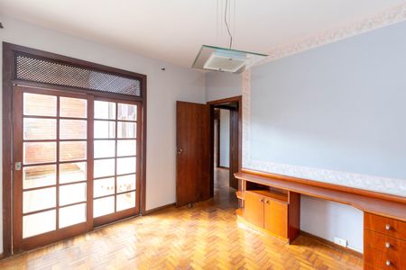 Casa para alugar com 300m², 3 quartos e 3 vagas Casa para alugar com 300m², 3 quartos e 3 vagasQuarto 1