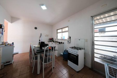 Casa à venda com 237m², 4 quartos e 1 vagaCozinha