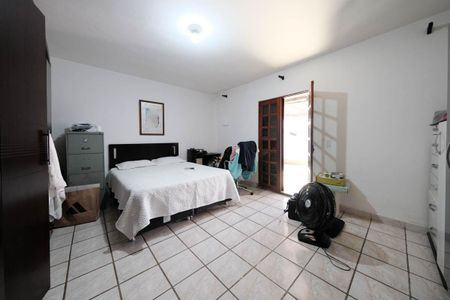 Casa à venda com 237m², 4 quartos e 1 vagaQuarto 2