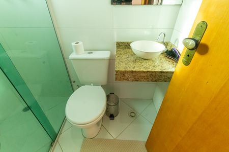 Casa de condomínio à venda com 92m², 2 quartos e 1 vagaBanheiro da Suíte 1