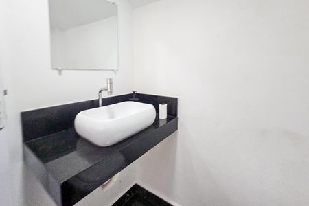 Apartamento para alugar com 350m², 4 quartos e 4 vagas Apartamento para alugar com 350m², 4 quartos e 4 vagasBanheiro