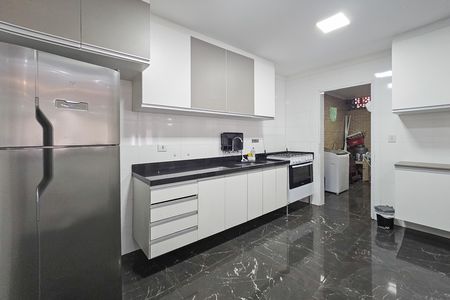 Apartamento para alugar com 350m², 4 quartos e 4 vagas Apartamento para alugar com 350m², 4 quartos e 4 vagasCozinha