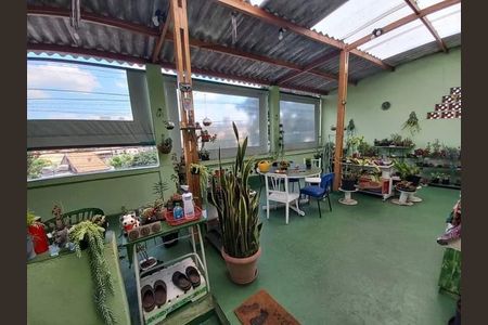 Casa à venda com 270m², 3 quartos e 2 vagas