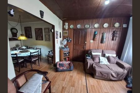 Casa à venda com 270m², 3 quartos e 2 vagas