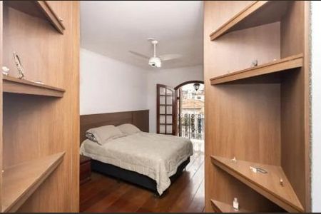 Casa à venda com 225m², 3 quartos e 4 vagas