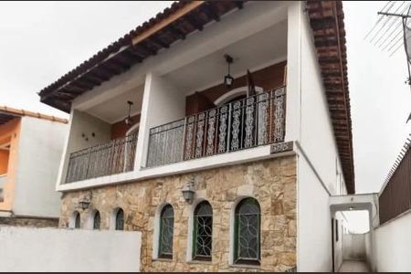 Casa à venda com 225m², 3 quartos e 4 vagas