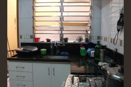 Casa à venda com 75m², 2 quartos e 2 vagas