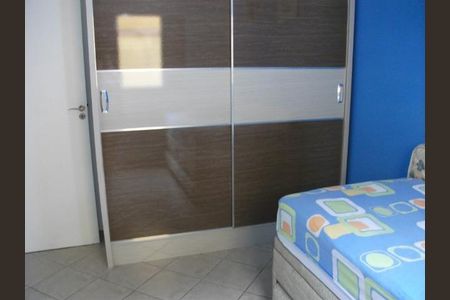 Casa à venda com 75m², 2 quartos e 2 vagas