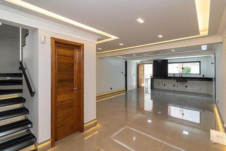 Casa à venda com 170m², 3 quartos e 4 vagas