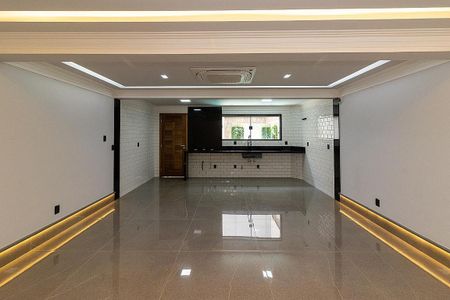 Casa à venda com 170m², 3 quartos e 4 vagas