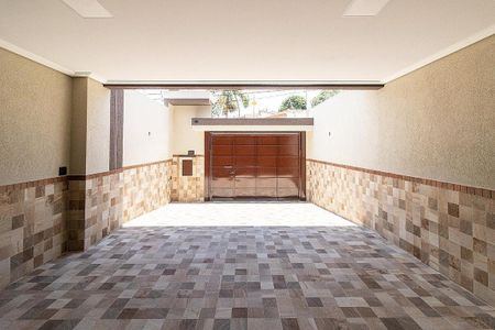 Casa à venda com 170m², 3 quartos e 4 vagas