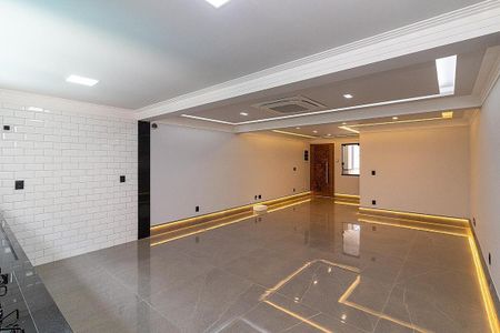 Casa à venda com 170m², 3 quartos e 4 vagas