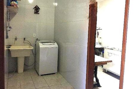 Casa à venda com 155m², 3 quartos e 4 vagas