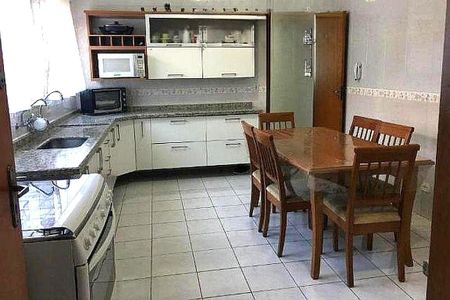 Casa à venda com 155m², 3 quartos e 4 vagas