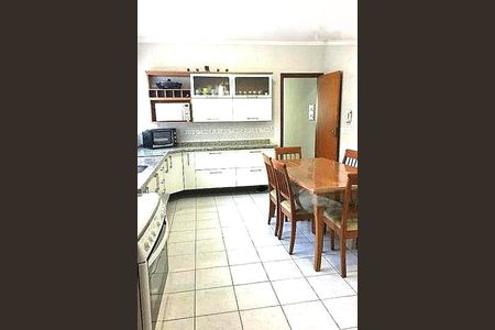 Casa à venda com 155m², 3 quartos e 4 vagas