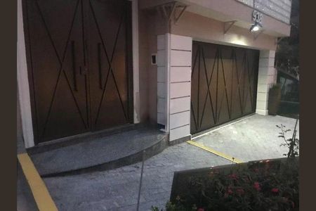 Casa à venda com 790m², 5 quartos e 4 vagas