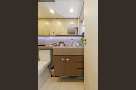 Apartamento à venda com 110m², 3 quartos e 1 vaga Apartamento à venda com 110m², 3 quartos e 1 vagaBanheiro suíte