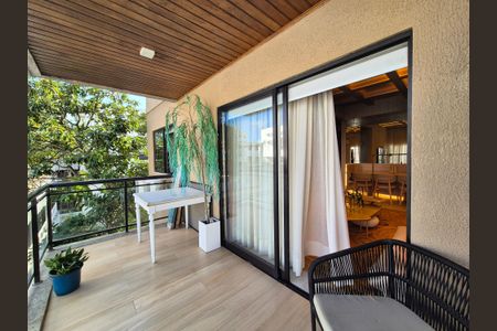 Apartamento à venda com 76m², 2 quartos e 2 vagasVaranda