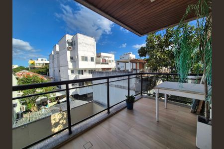 Apartamento à venda com 76m², 2 quartos e 2 vagasVaranda