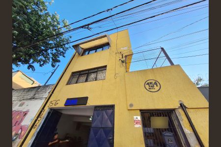 Casa à venda com 430m², 6 quartos e 6 vagas Casa à venda com 430m², 6 quartos e 6 vagasFachada