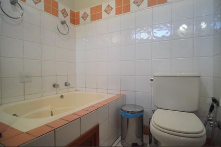 Casa à venda com 175m², 3 quartos e 2 vagasBanheiro do Quarto 1