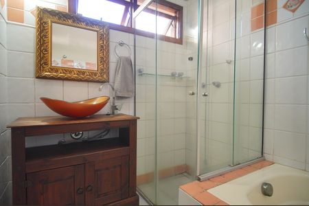 Casa à venda com 175m², 3 quartos e 2 vagasBanheiro do Quarto 1