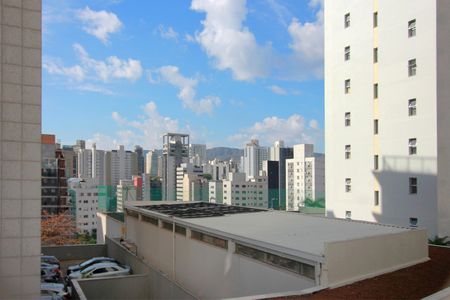 Apartamento à venda com 197m², 4 quartos e 4 vagasVista da Suíte 2