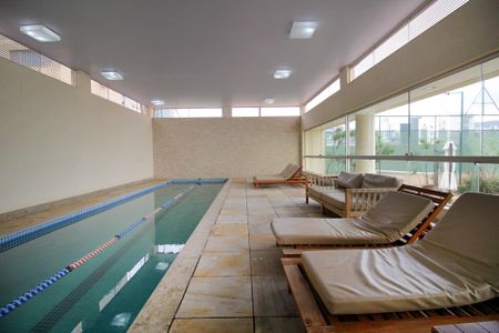 Apartamento à venda com 197m², 4 quartos e 4 vagasÁrea comum - Piscina Coberta