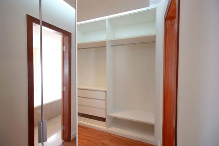 Apartamento à venda com 197m², 4 quartos e 4 vagasCloset da Suíte 1