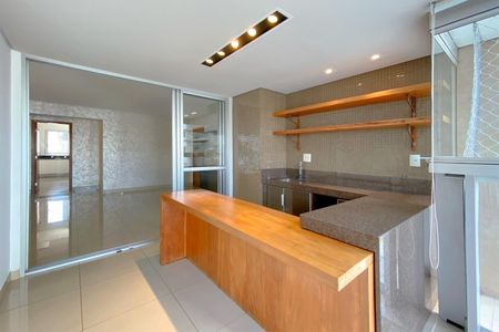 Apartamento à venda com 197m², 4 quartos e 4 vagas Apartamento à venda com 197m², 4 quartos e 4 vagasVaranda da Sala