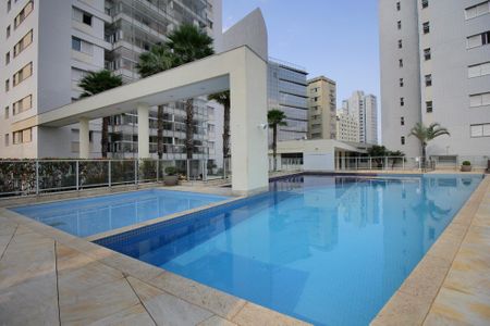 Apartamento à venda com 197m², 4 quartos e 4 vagasÁrea comum - Piscina