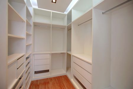 Apartamento à venda com 197m², 4 quartos e 4 vagasCloset da Suíte 1